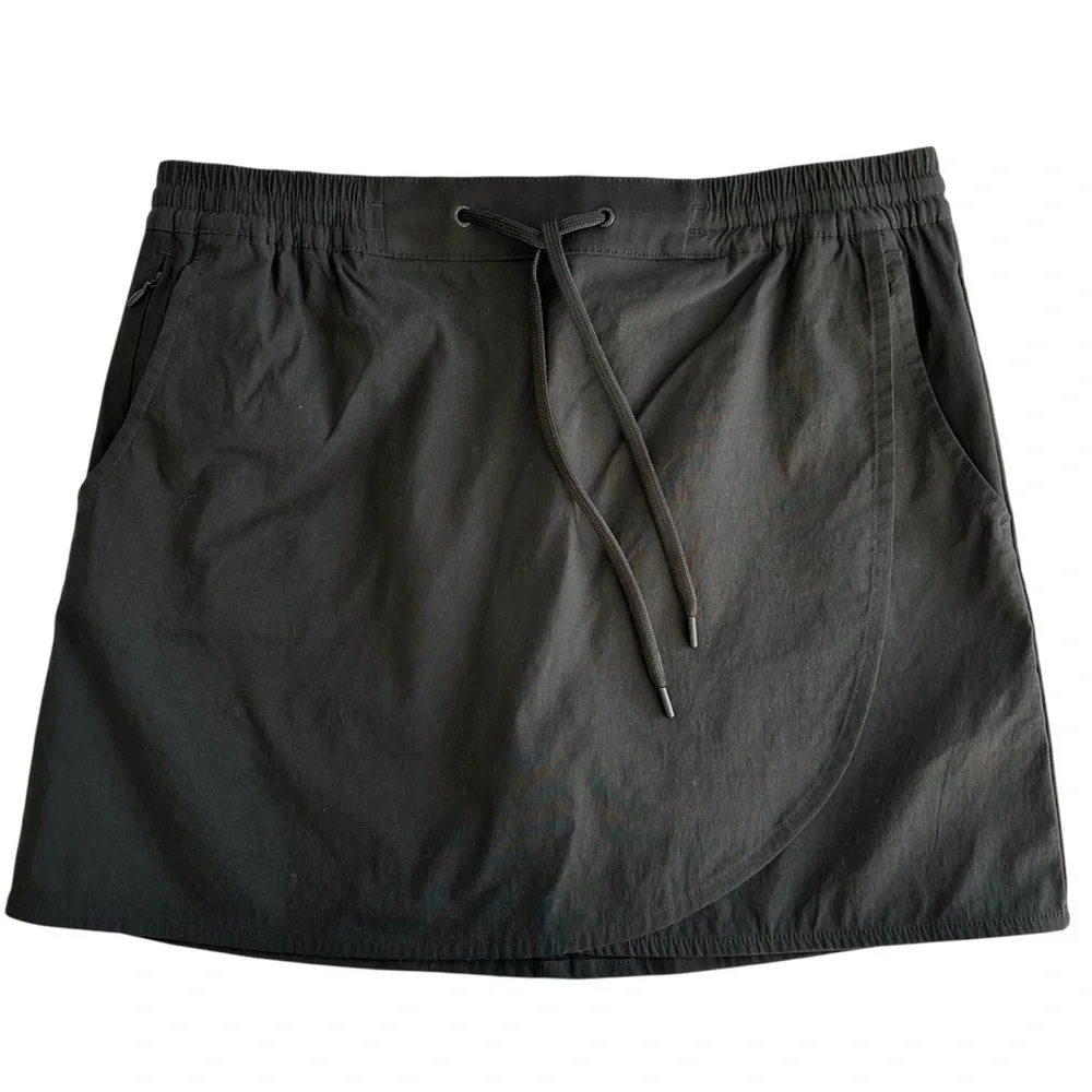 Eddie Bauer Black Tulip Hem Women's Skort, Medium